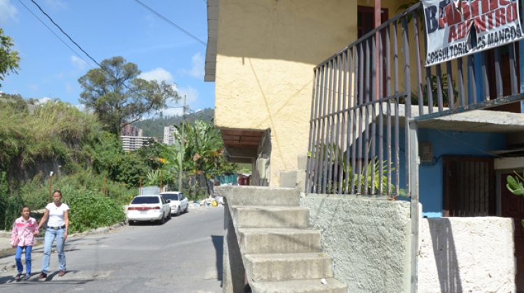 BARRIO ADENTRO LOS MANGOSw