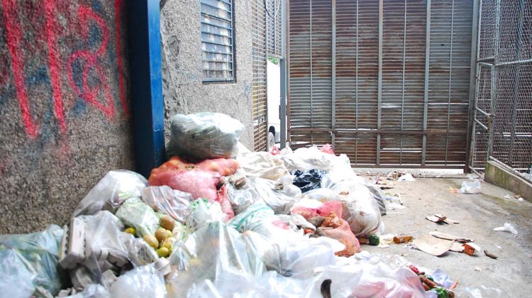 BASURA CC LA COLINA
