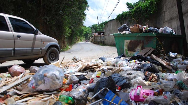 BASURA LOS ALPES