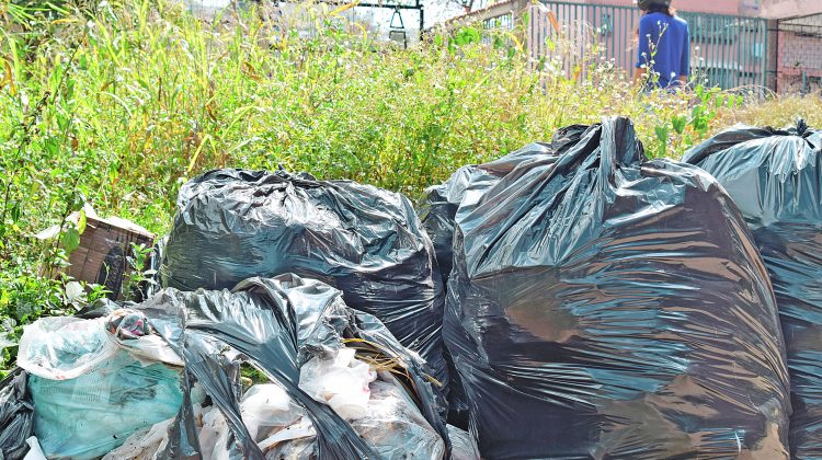 Basura en la simon bolivar 3