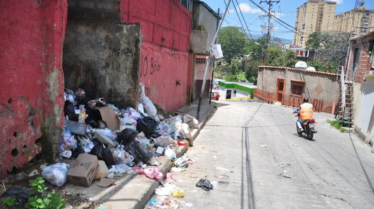Basura la linea