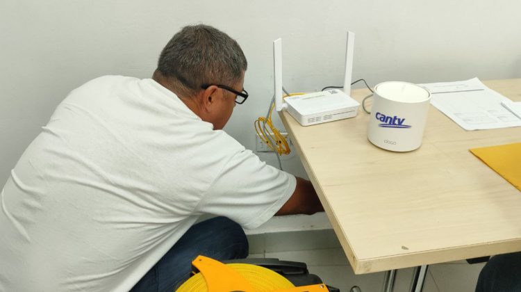 Cantv conecta con fibra