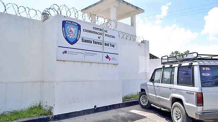 Centro de Coordinación Policial N5 - Santa Teresa. Fachada (1)