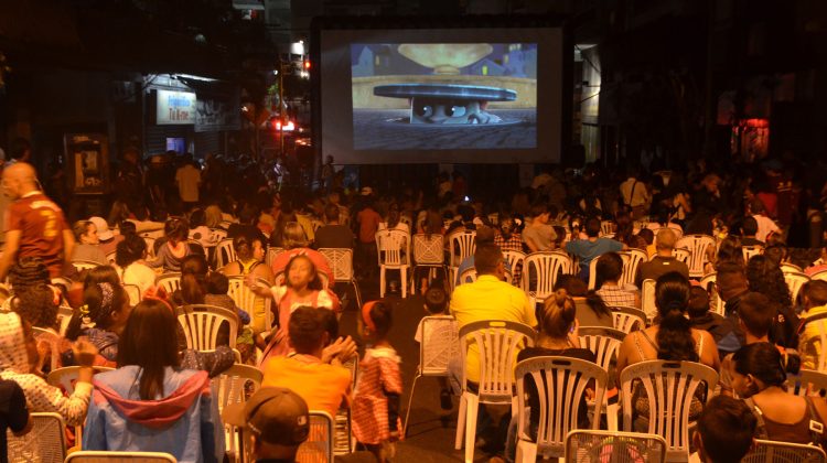 Cine de calle Ali Guillén