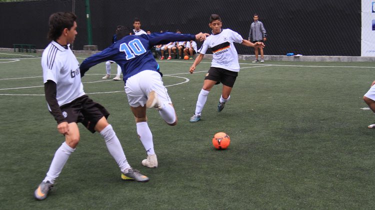 Con el fútbol de saló1