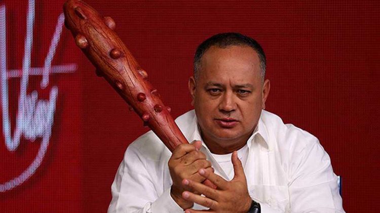 Diosdado-Cabello-CON-EL-MAZO-DANDO-DESTACADO