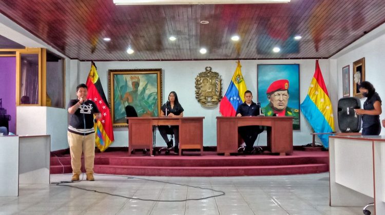Diversidad sexual entrega de documento diputada, luis maizo
