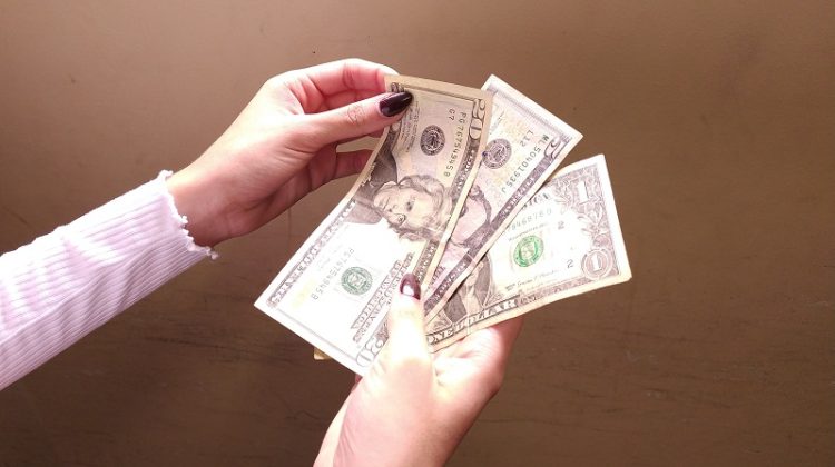 Dolares $$$