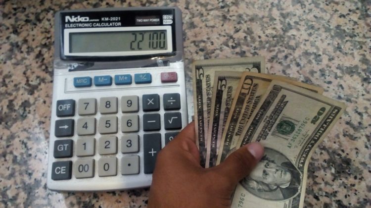 Dolares