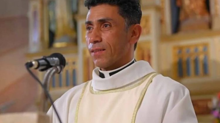 El-Papa-nombra-a-Alexander-Rivera-Vielma-como-obispo-de-San-Carlos-1024x614