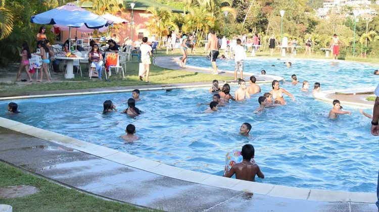 En las piscinas se ven muchos casos de ahogamiento