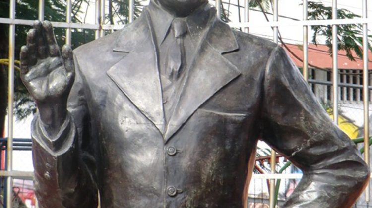 estatua_de_vicente_emilio_sojo_en_guatire