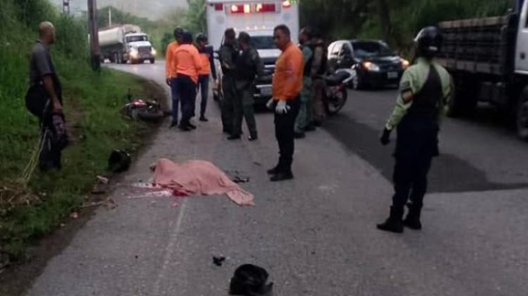 Estudiante-de-fisioterapia-muere-al-impactar-su-moto-contra-una-gandola