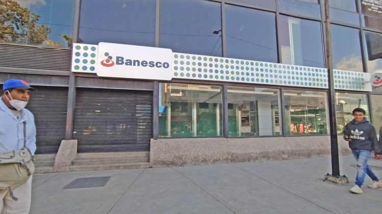 Fachada Banesco