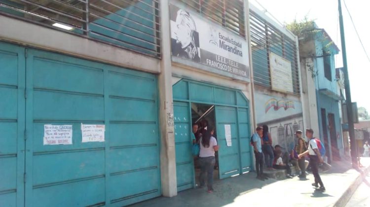 Fachada Unidad Educativa Francisco De miranda