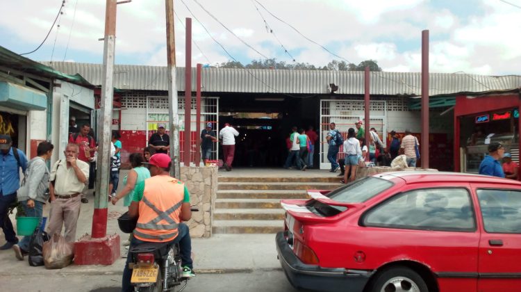 Fachada de mercado el paso. 1