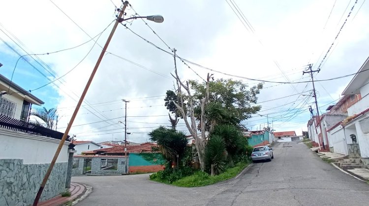 Foto-Temen-que-se-traiga-todo-el-tendido-electrico-y-los-deje-sin-luz-de-forma-prolongada-Yuliettsha-Molina