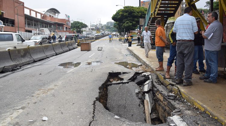 gr-cada-vez-es-mas-grande-el-hundimiento-en-la-bajada-el-tambor