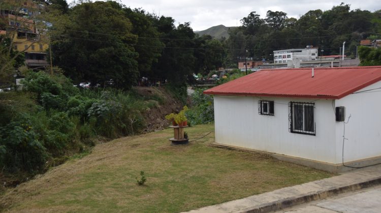 GR el rio San Pedro esta socavando el terreno de las petrocasas