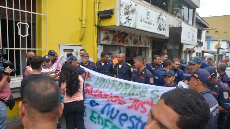 Gabriel Ordoñez Protesta Bomberos