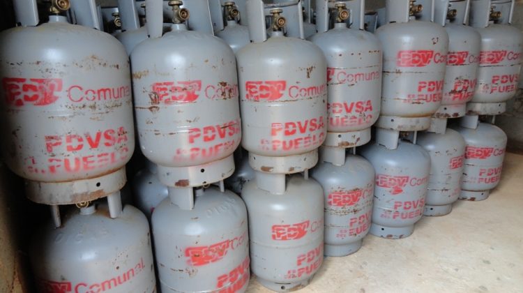 Gas