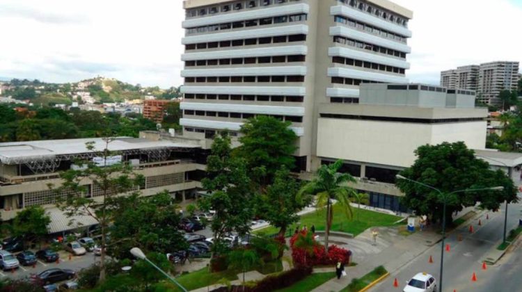 Hombre-mata-su-mama-en-clinica-la-trinidad