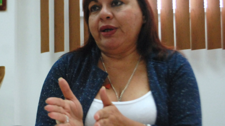 Isaura Perez-..