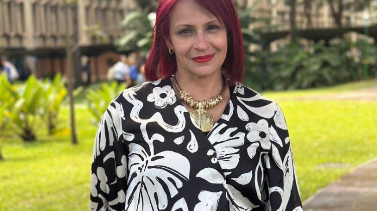 La-Dra.-Karina-González