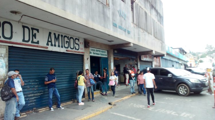 La Farmacia de Alto Costo está operativa de lunes a viernes desde las 8 am hasta las 2 pm