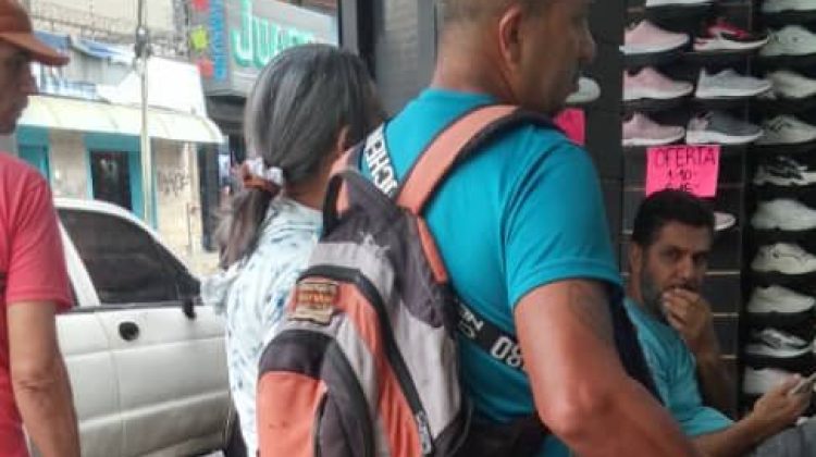Las personas realizaron compras el día de Reyes