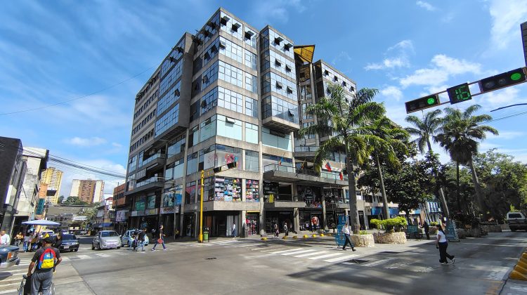 Leyenda 1 el centro comercial jpeg