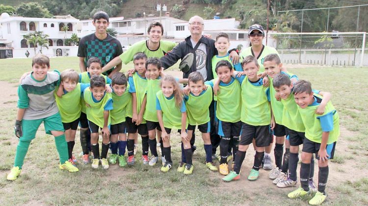 Los chicos del Pre-B de Los Castoes sacaron la caraw