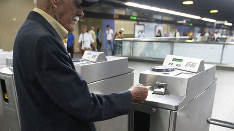 MAYORES-EN-EL-METRO-C