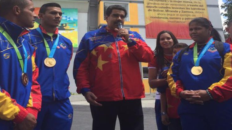 Maduro-inauguración-en-Montalban