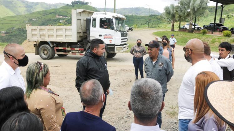 Ministro-Lorca-inspeccionó-el-relleno-sanitario-El-Limoncito-en-Carrizal-1