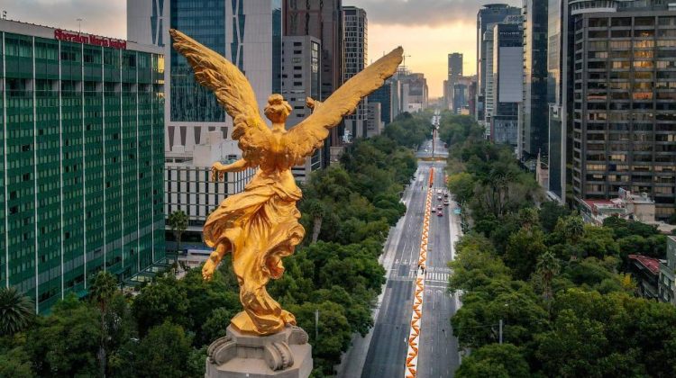 Monumento-de-la-Independencia-en-la-Ciudad-de-Mexico-desde-las-alturas