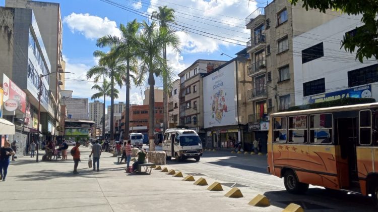 NORMALIDAD EN LOS TEQUES