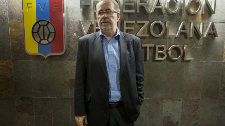 PRESDIENTE DE LA FVF:LA DENUNCIA SOBRE PLATINI ES MANIOBRA DE BLATTER
