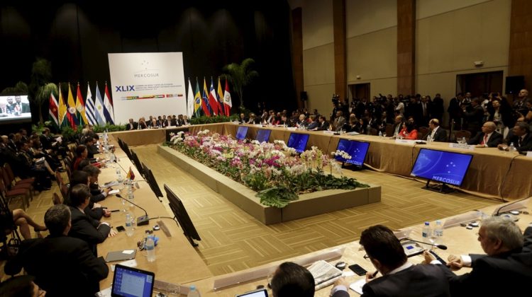 General view of the Summit of Heads of State of MERCOSUR and Associated States and 49th Meeting of the Common Market Council in Luque, Paraguay, December 21, 2015. REUTERS/Jorge Adorno