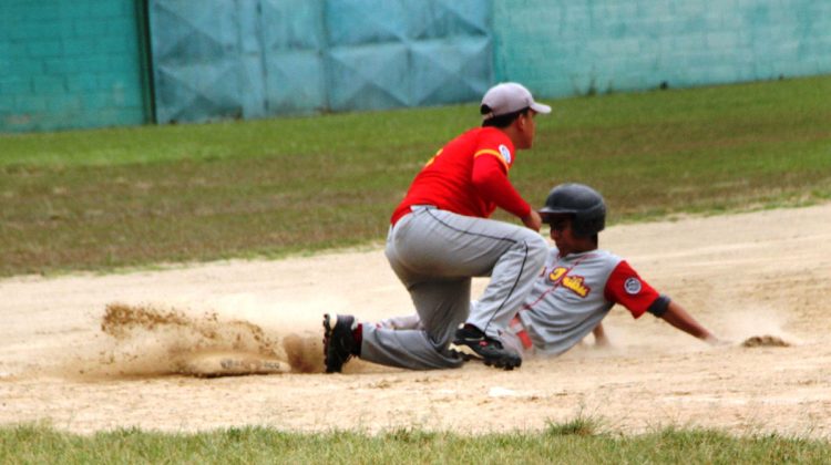 nelson-ceballos-se-barre-quieto-en-la-antesala-defendida-por-martinez