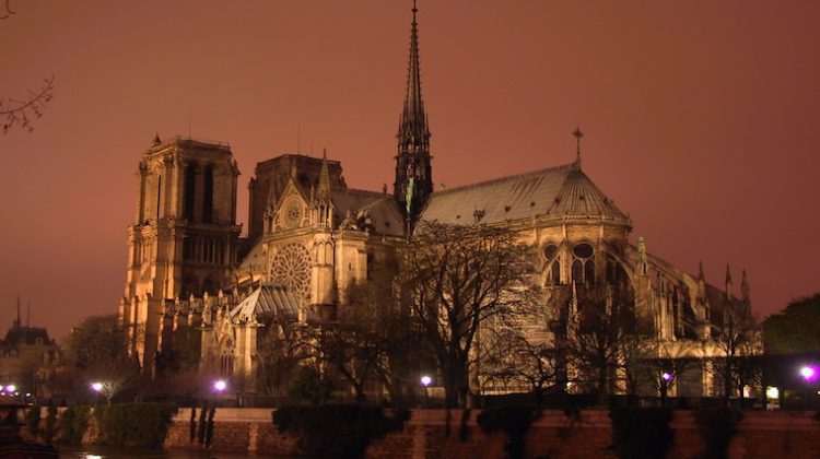 Notre-Dame-night