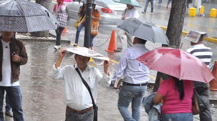 OTRO-DIA-DE-LLUVIA-EN-CARACAS-3