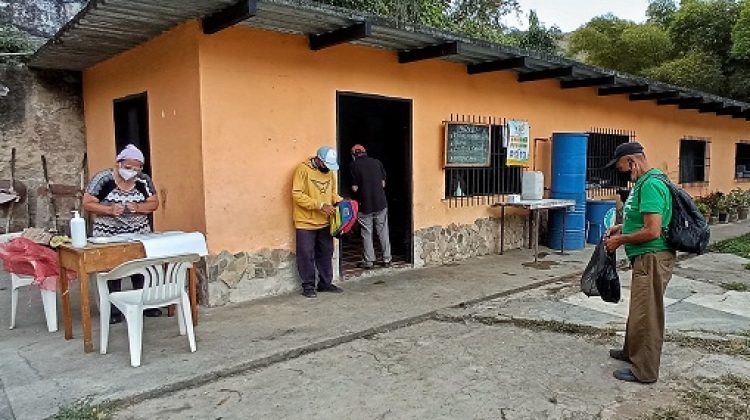 Padre torres comedor , luis maizo - copia