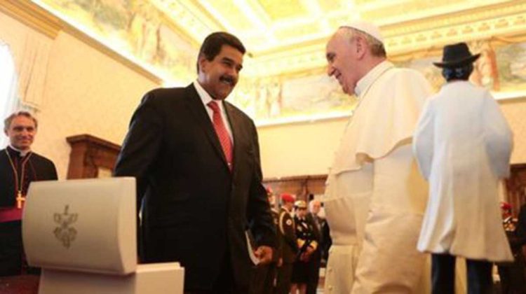 Papa-audiencia-Nicolas-Maduro-AVN_NACIMA20130617_0059_6