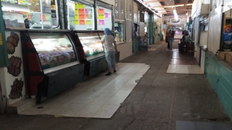 Pasillos del mercado.,,,