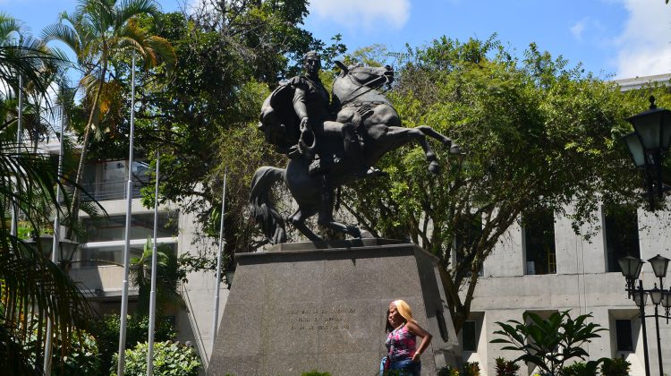 plaza-bolivar-ali-g