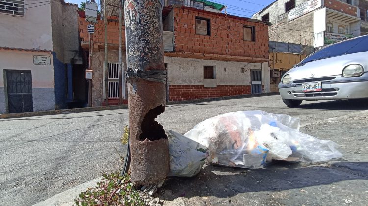 Poste Falcón con Sucre