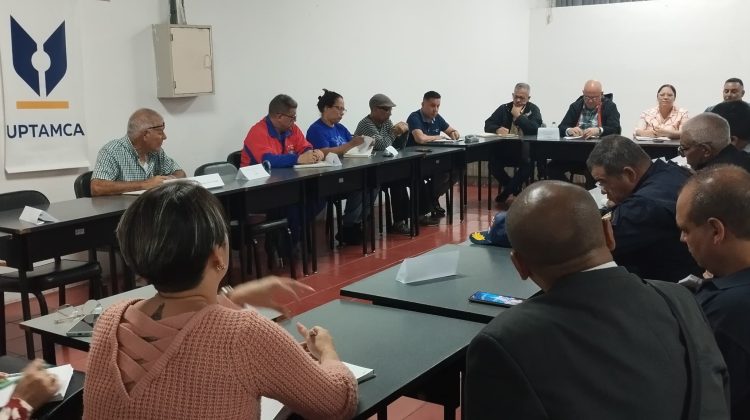 Reunion-rectores-altos-mirandinos