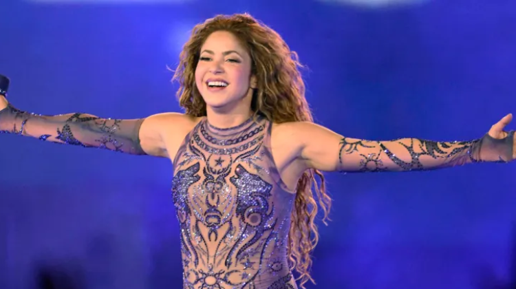 Shakira-march-30-2025-mexico-city-a-billboard-espanol-1548 (2)