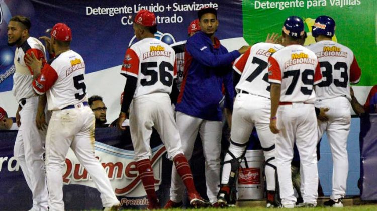 TiburonesdeLaGuaira2-1-1